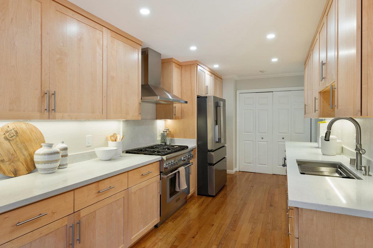 Detail Gallery Image 11 of 42 For 2580 Princeton Dr, San Bruno,  CA 94066 - 4 Beds | 3 Baths