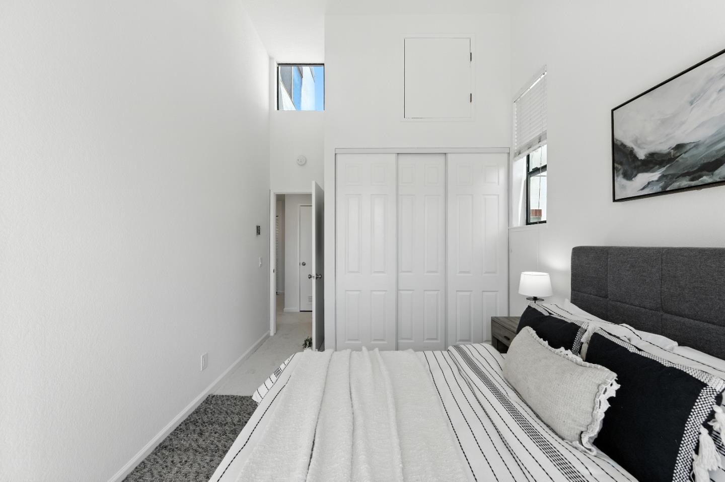 Detail Gallery Image 16 of 34 For 221 Shorebird Cir, Redwood Shores,  CA 94065 - 2 Beds | 2 Baths