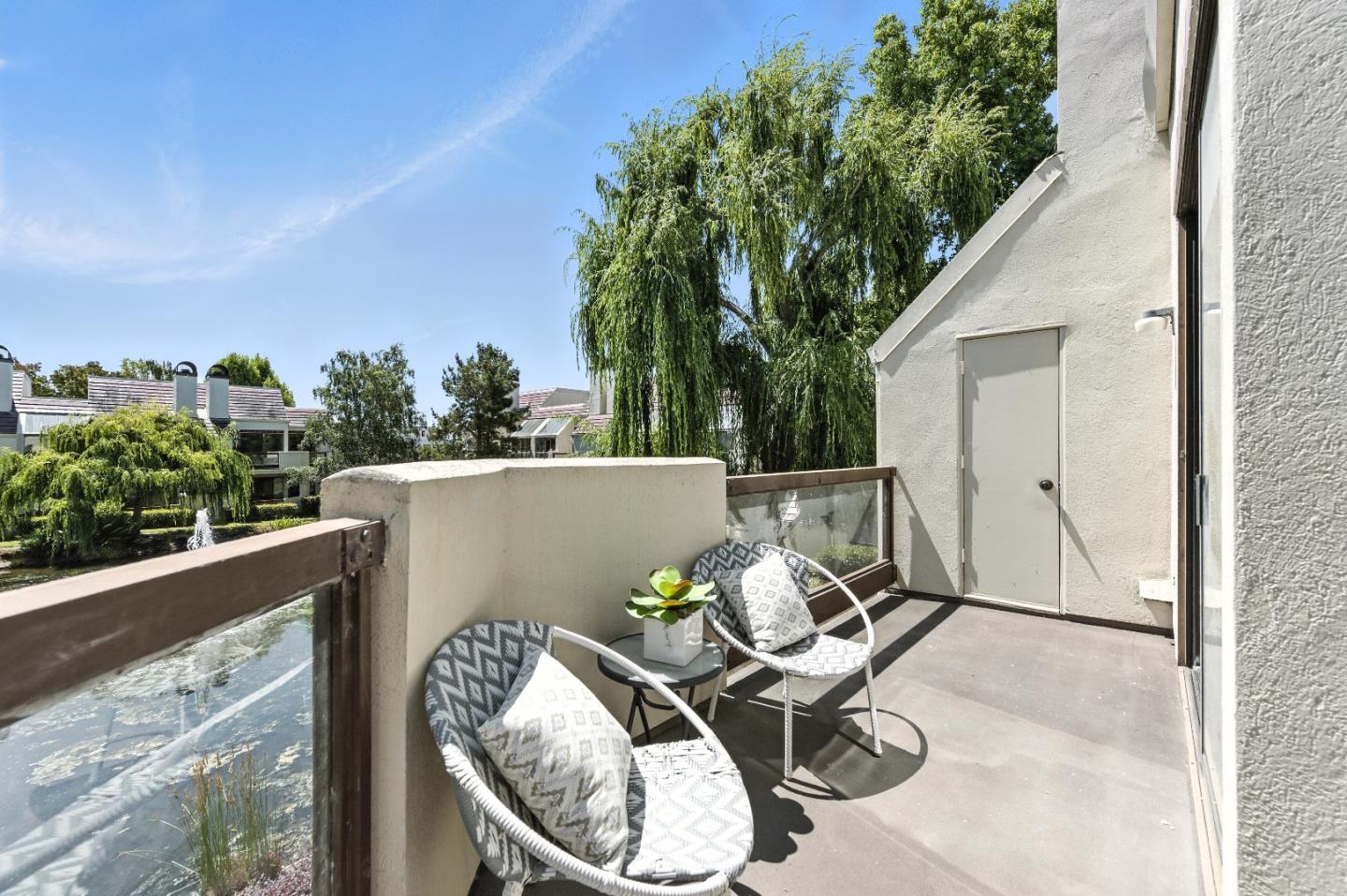 Detail Gallery Image 26 of 34 For 221 Shorebird Cir, Redwood Shores,  CA 94065 - 2 Beds | 2 Baths