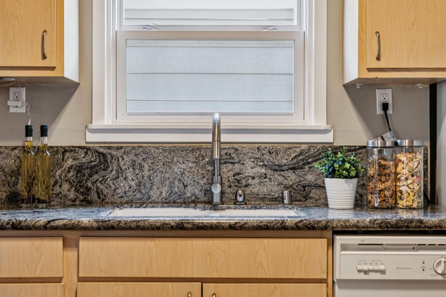 Detail Gallery Image 24 of 55 For 275 Teddy Ave, San Francisco,  CA 94134 - 3 Beds | 2 Baths