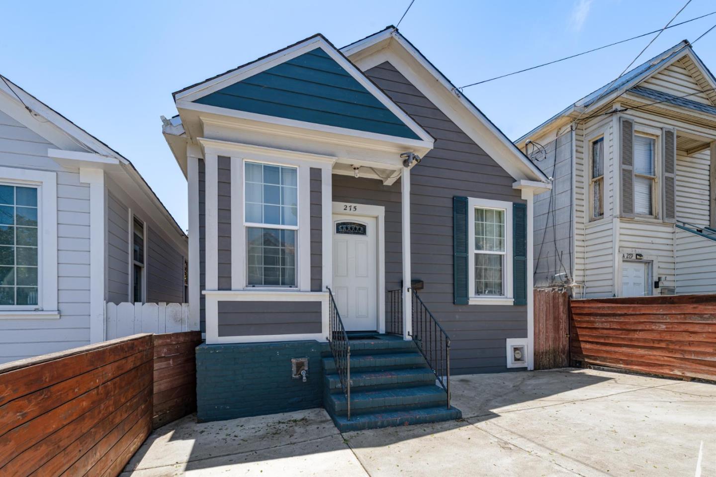 Detail Gallery Image 9 of 55 For 275 Teddy Ave, San Francisco,  CA 94134 - 3 Beds | 2 Baths