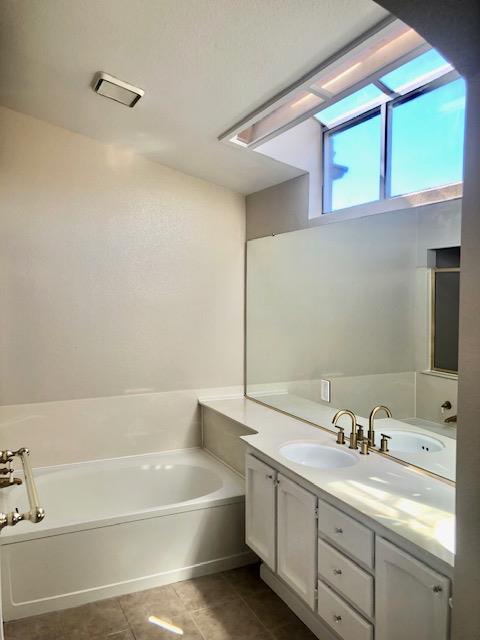 Detail Gallery Image 11 of 20 For 290 Summerwind Dr, Milpitas,  CA 95035 - 4 Beds | 2/1 Baths