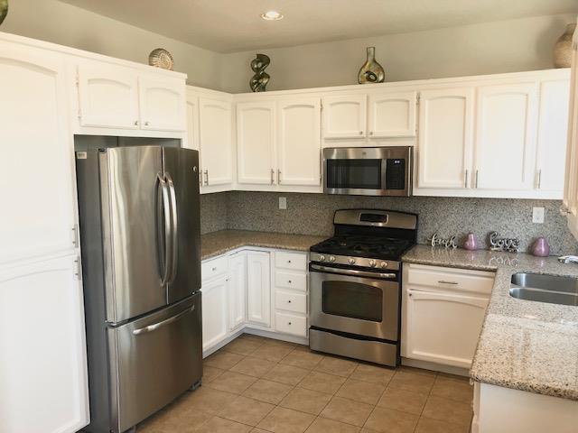 Detail Gallery Image 4 of 20 For 290 Summerwind Dr, Milpitas,  CA 95035 - 4 Beds | 2/1 Baths