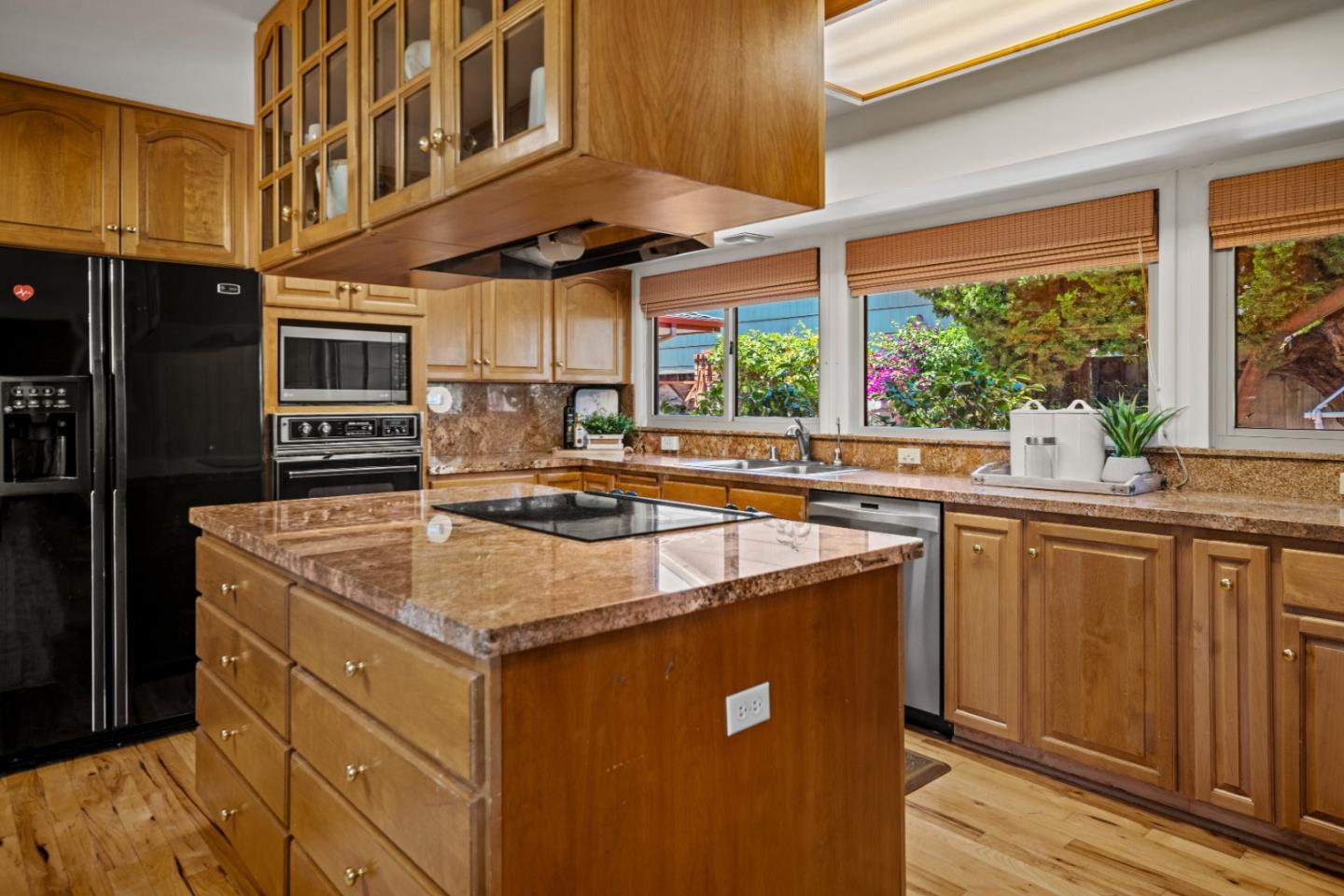 Detail Gallery Image 12 of 43 For 30 Santa Ana Dr, Salinas,  CA 93901 - 4 Beds | 3 Baths