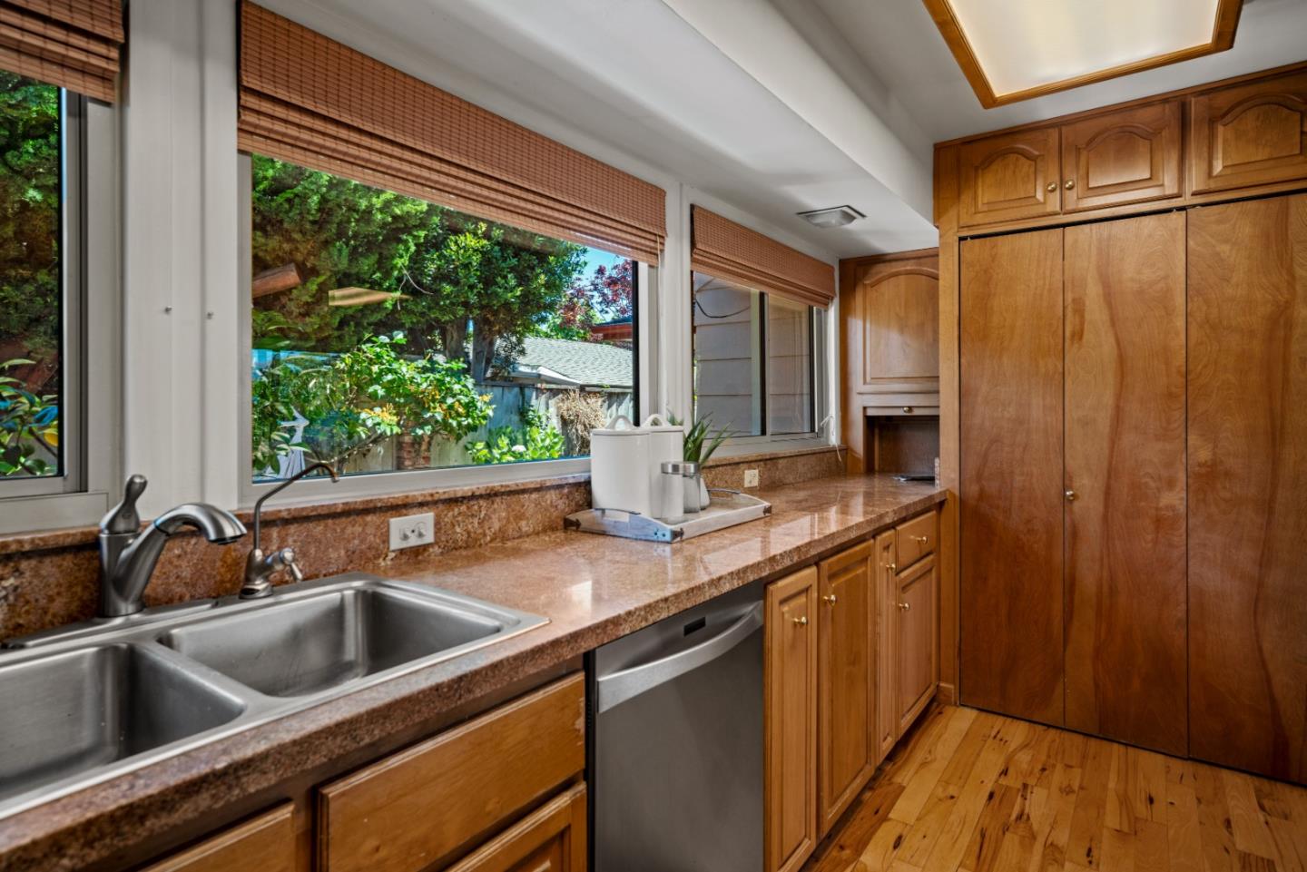 Detail Gallery Image 18 of 43 For 30 Santa Ana Dr, Salinas,  CA 93901 - 4 Beds | 3 Baths