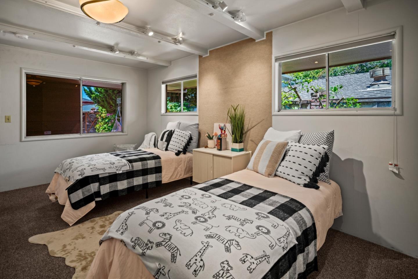 Detail Gallery Image 32 of 43 For 30 Santa Ana Dr, Salinas,  CA 93901 - 4 Beds | 3 Baths