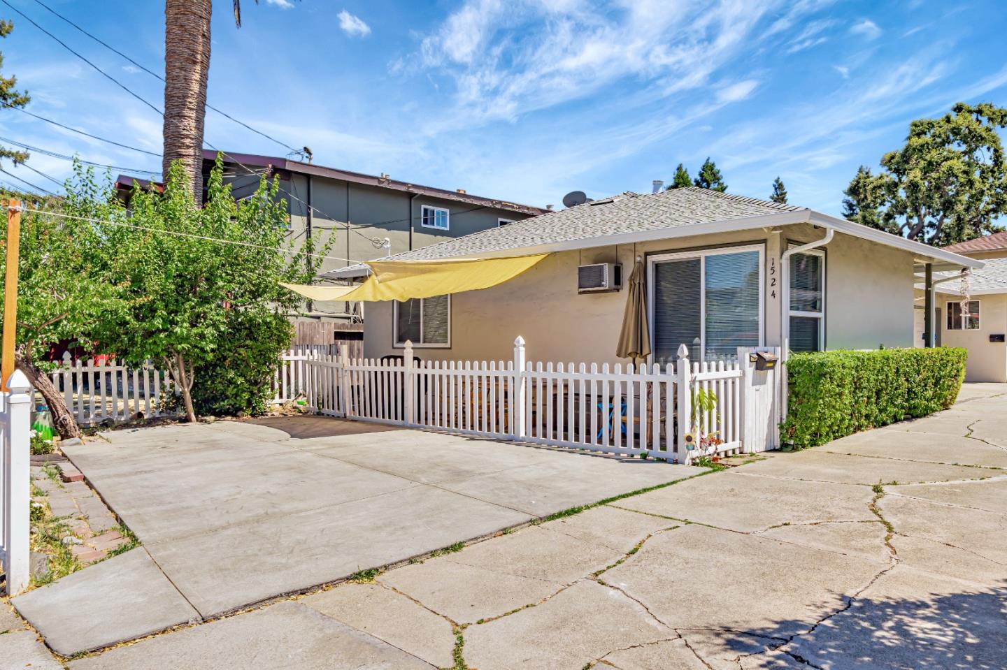 Detail Gallery Image 3 of 25 For 1522 Hudson St, Redwood City,  CA 94061 - – Beds | – Baths