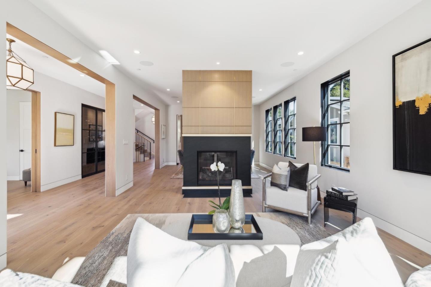 Detail Gallery Image 10 of 65 For 128 Elm Ave, Burlingame,  CA 94010 - 6 Beds | 7/1 Baths