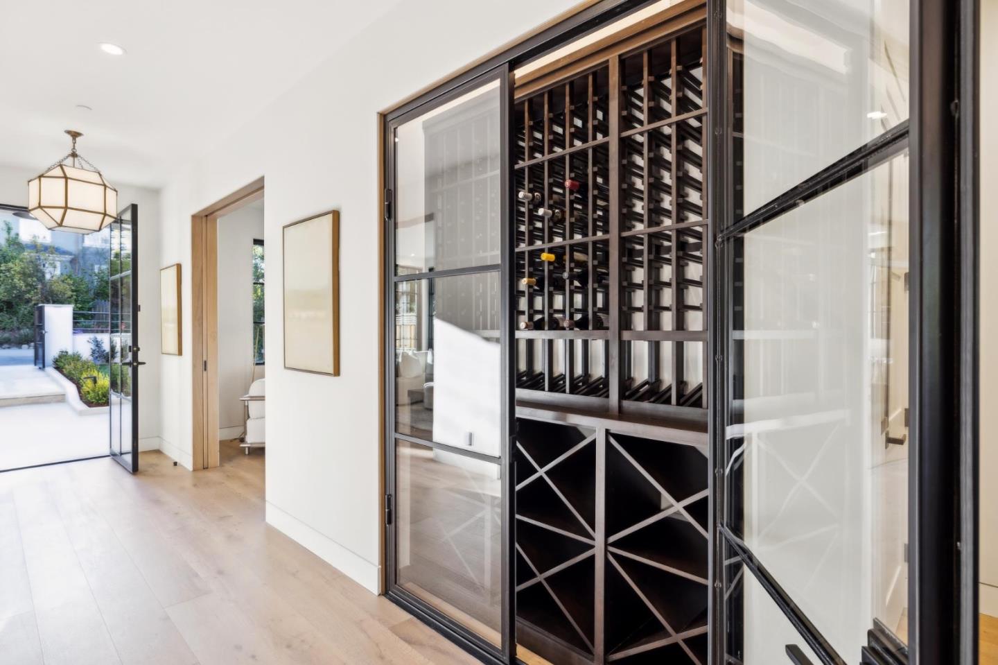 Detail Gallery Image 12 of 65 For 128 Elm Ave, Burlingame,  CA 94010 - 6 Beds | 7/1 Baths