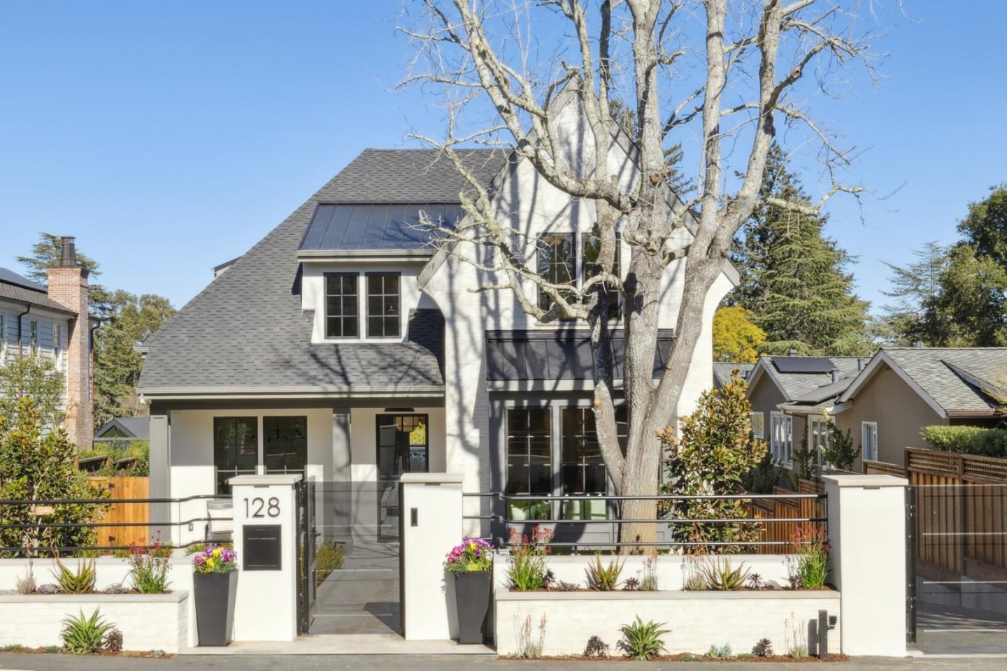 Detail Gallery Image 2 of 65 For 128 Elm Ave, Burlingame,  CA 94010 - 6 Beds | 7/1 Baths