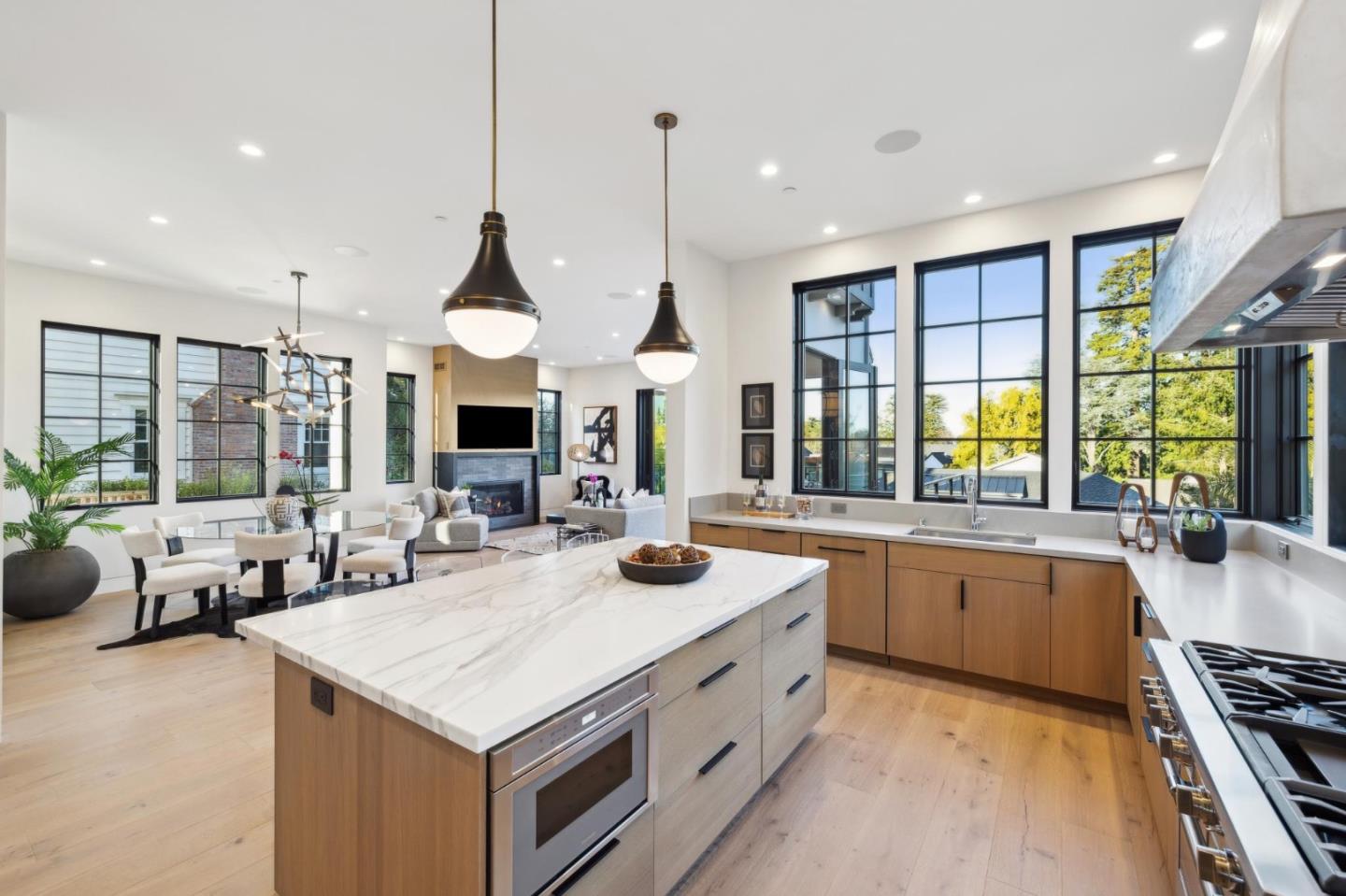 Detail Gallery Image 21 of 65 For 128 Elm Ave, Burlingame,  CA 94010 - 6 Beds | 7/1 Baths