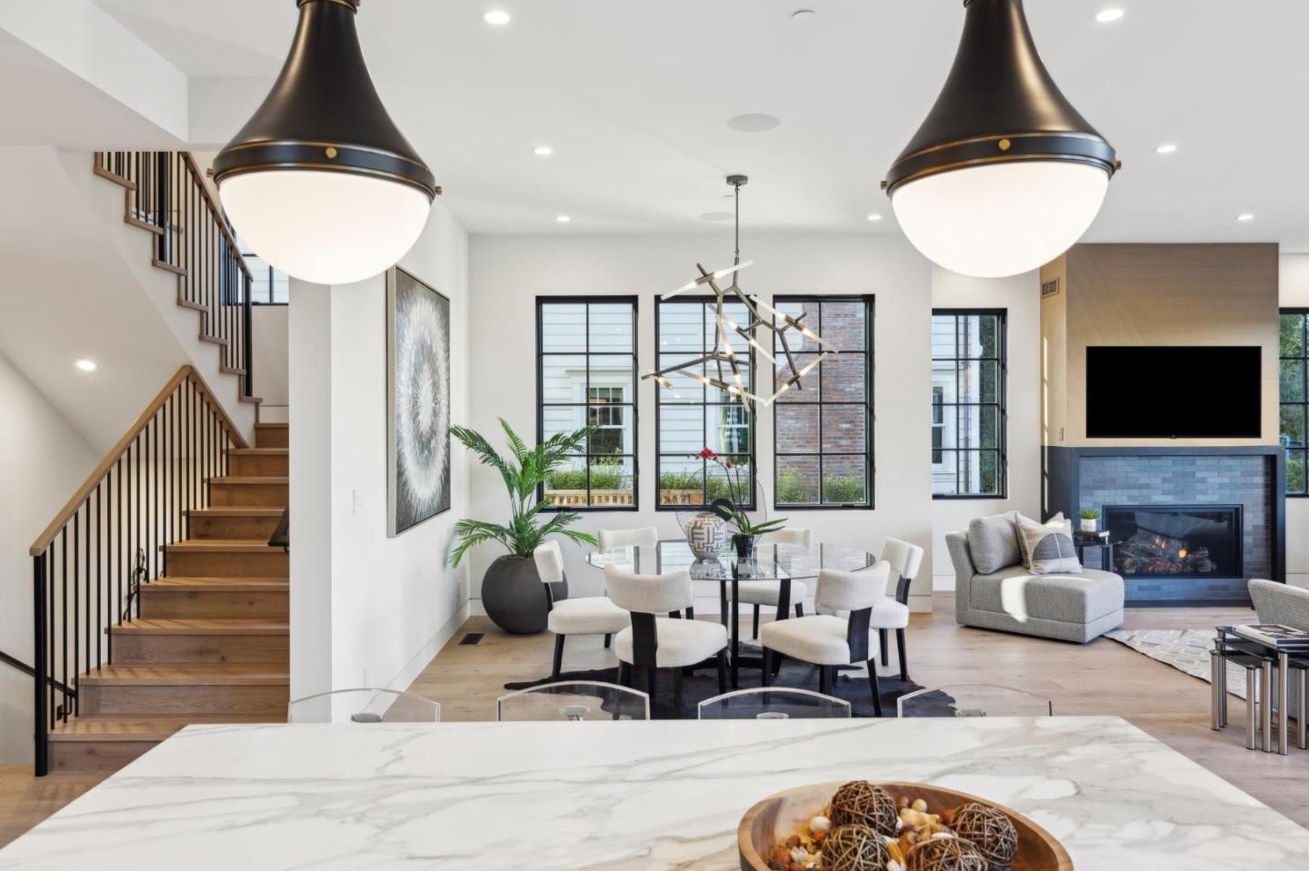 Detail Gallery Image 23 of 65 For 128 Elm Ave, Burlingame,  CA 94010 - 6 Beds | 7/1 Baths