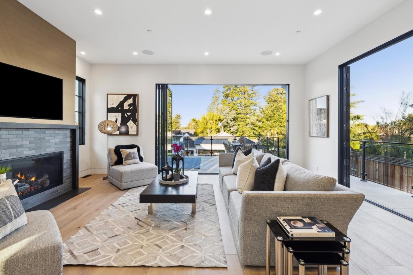 Detail Gallery Image 27 of 65 For 128 Elm Ave, Burlingame,  CA 94010 - 6 Beds | 7/1 Baths