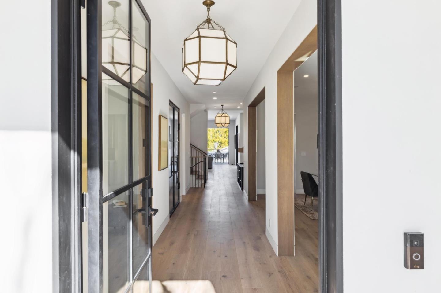 Detail Gallery Image 3 of 65 For 128 Elm Ave, Burlingame,  CA 94010 - 6 Beds | 7/1 Baths