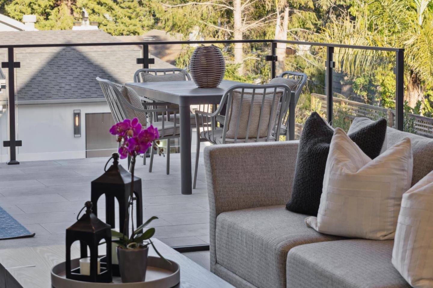 Detail Gallery Image 36 of 65 For 128 Elm Ave, Burlingame,  CA 94010 - 6 Beds | 7/1 Baths