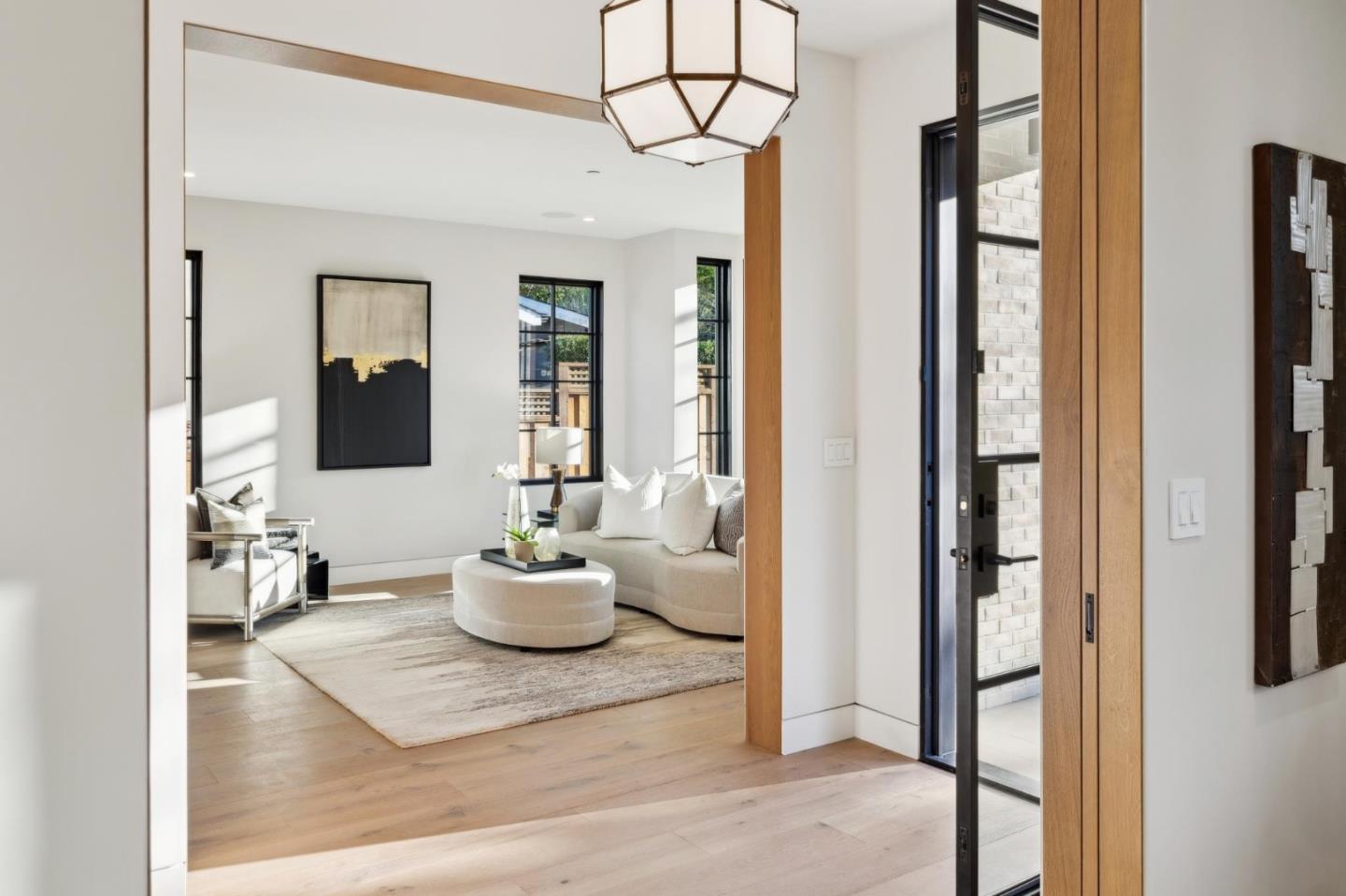 Detail Gallery Image 4 of 65 For 128 Elm Ave, Burlingame,  CA 94010 - 6 Beds | 7/1 Baths