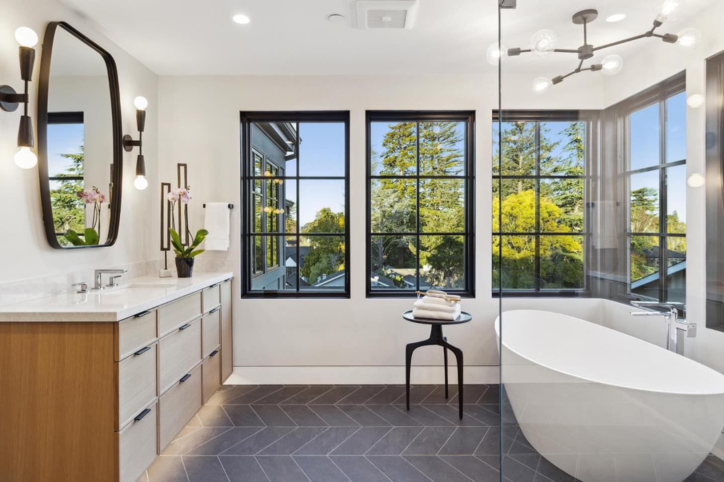 Detail Gallery Image 46 of 65 For 128 Elm Ave, Burlingame,  CA 94010 - 6 Beds | 7/1 Baths