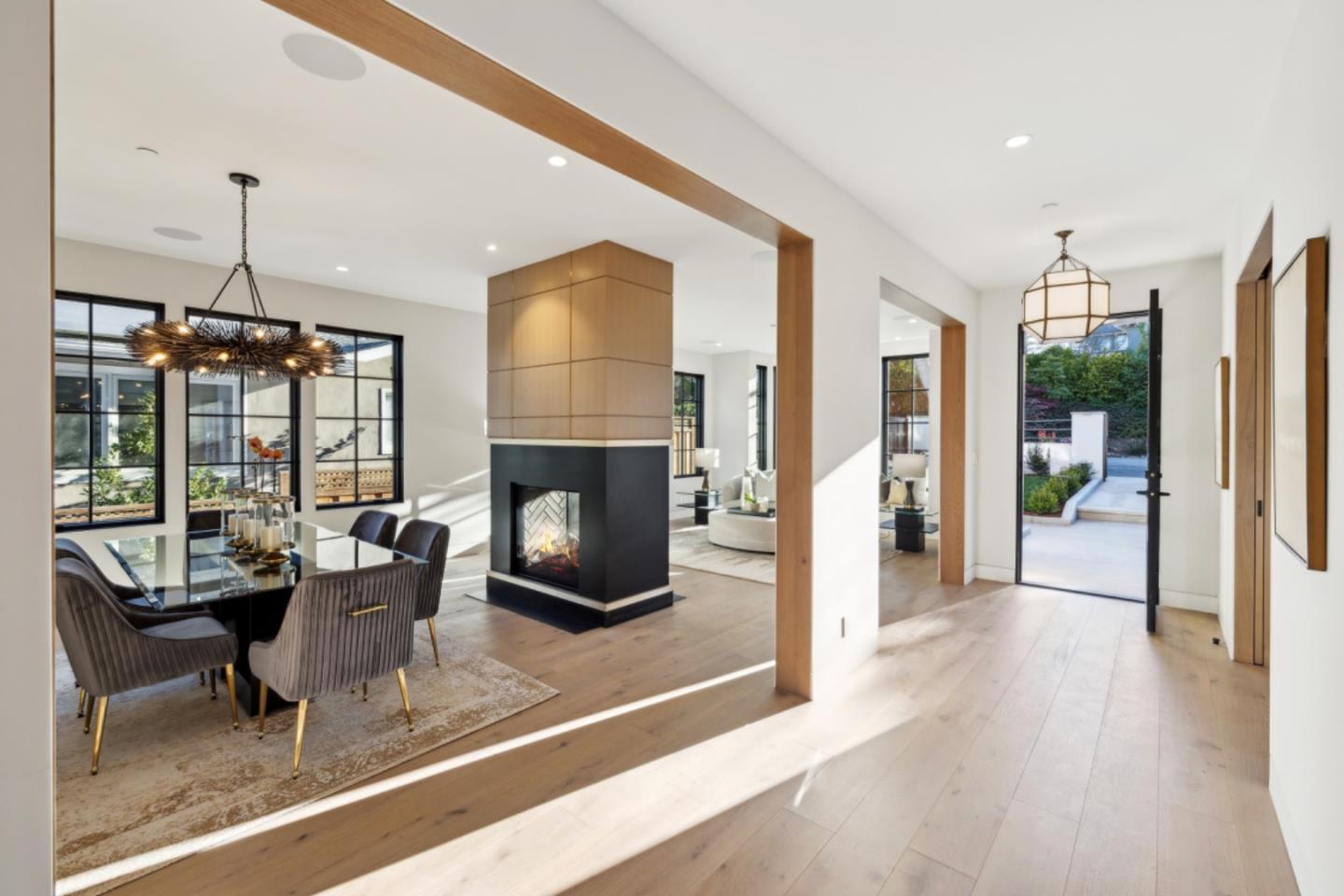 Detail Gallery Image 8 of 65 For 128 Elm Ave, Burlingame,  CA 94010 - 6 Beds | 7/1 Baths