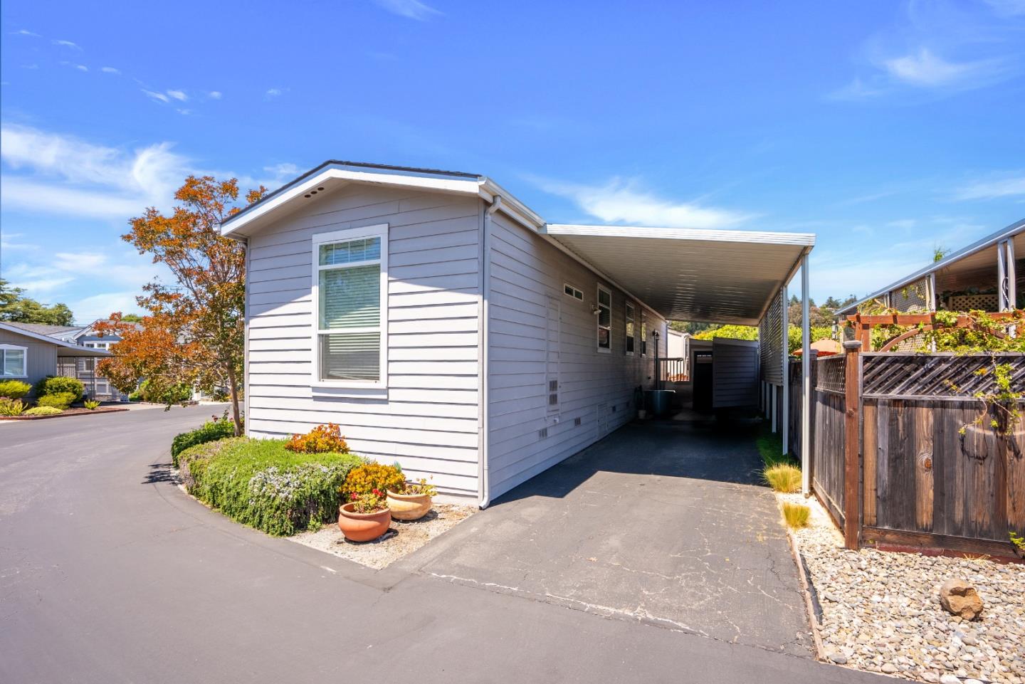 Detail Gallery Image 3 of 23 For 6 Primrose #6,  Aptos,  CA 95003 - 2 Beds | 2 Baths
