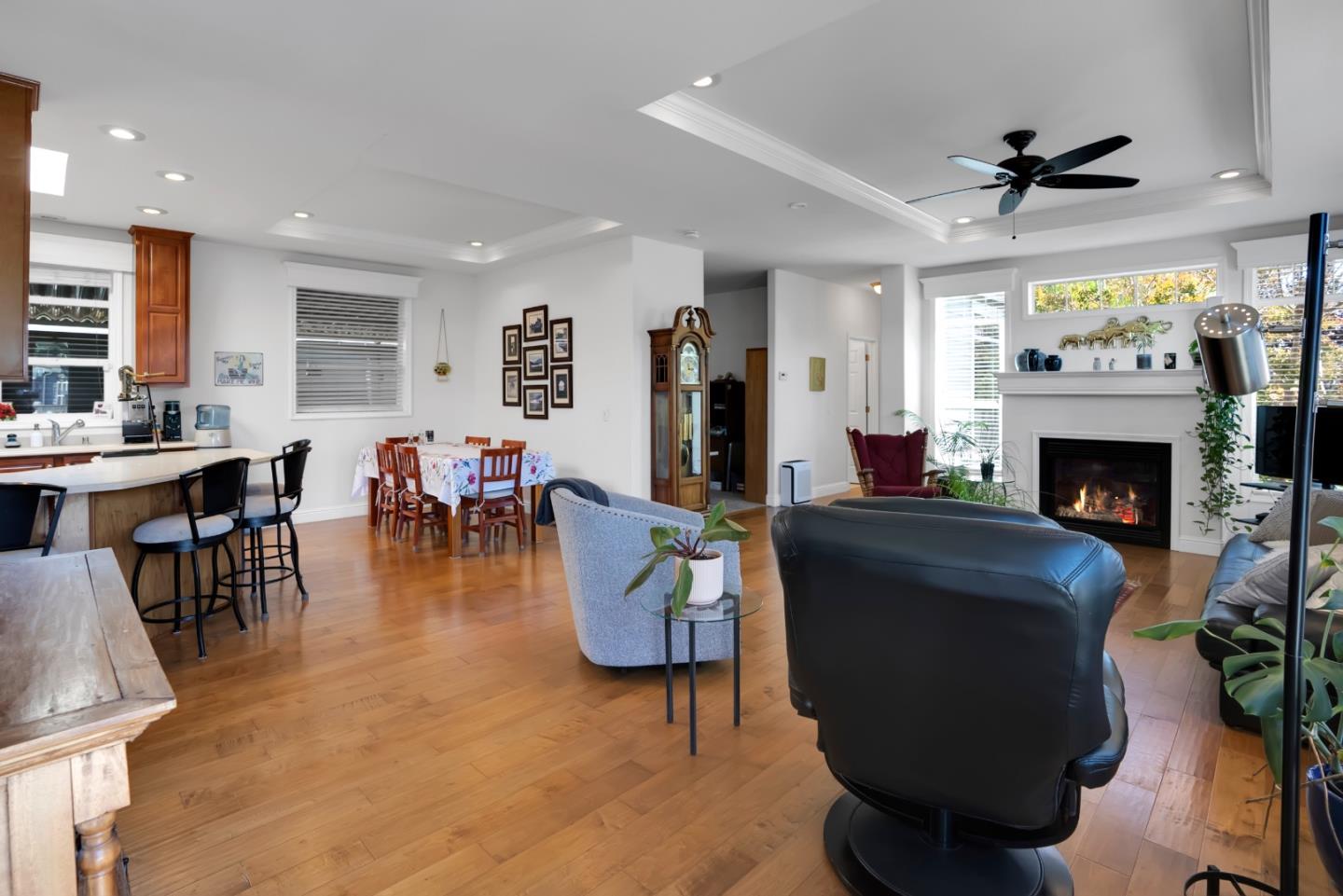Detail Gallery Image 4 of 23 For 6 Primrose #6,  Aptos,  CA 95003 - 2 Beds | 2 Baths