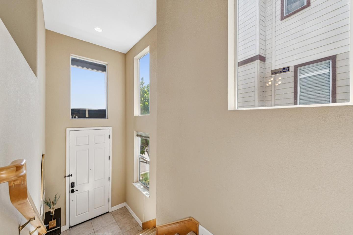 Detail Gallery Image 13 of 69 For 58 Pointe View Pl, South San Francisco,  CA 94080 - 4 Beds | 2/1 Baths