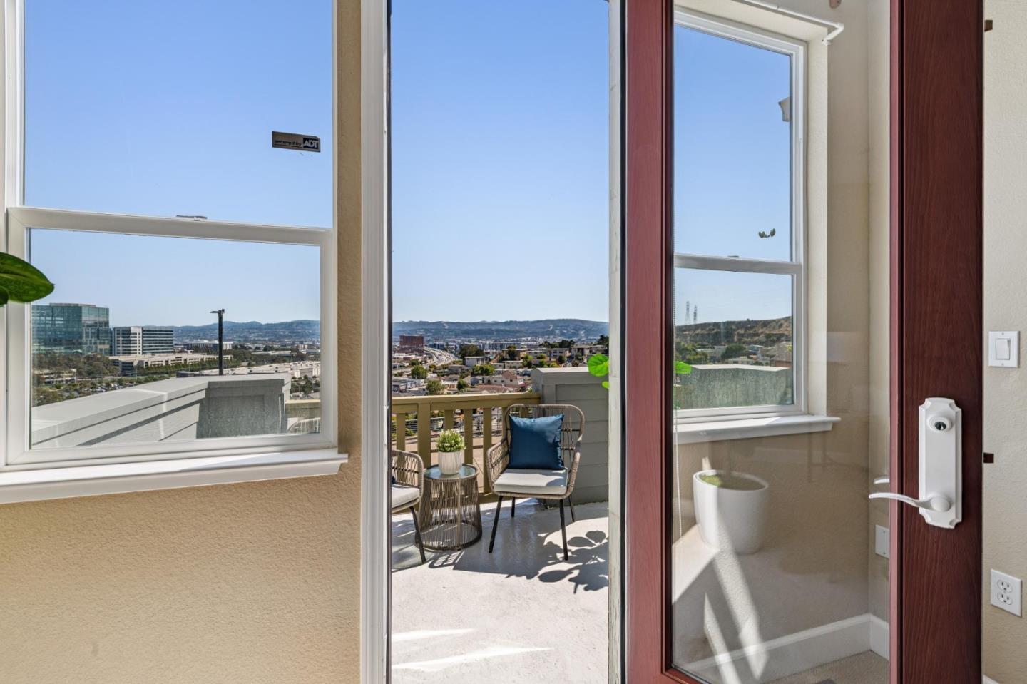 Detail Gallery Image 19 of 69 For 58 Pointe View Pl, South San Francisco,  CA 94080 - 4 Beds | 2/1 Baths