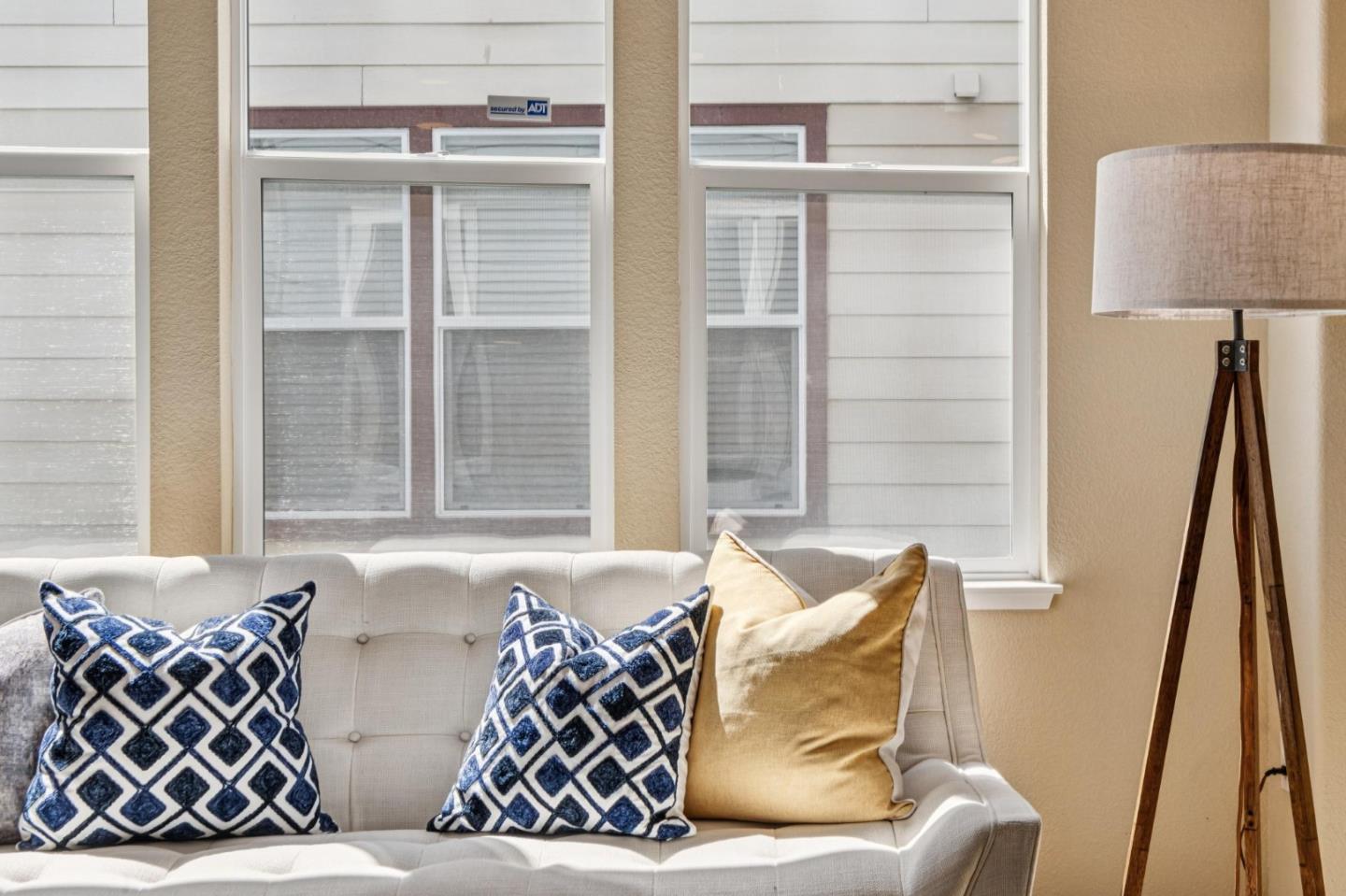 Detail Gallery Image 24 of 69 For 58 Pointe View Pl, South San Francisco,  CA 94080 - 4 Beds | 2/1 Baths