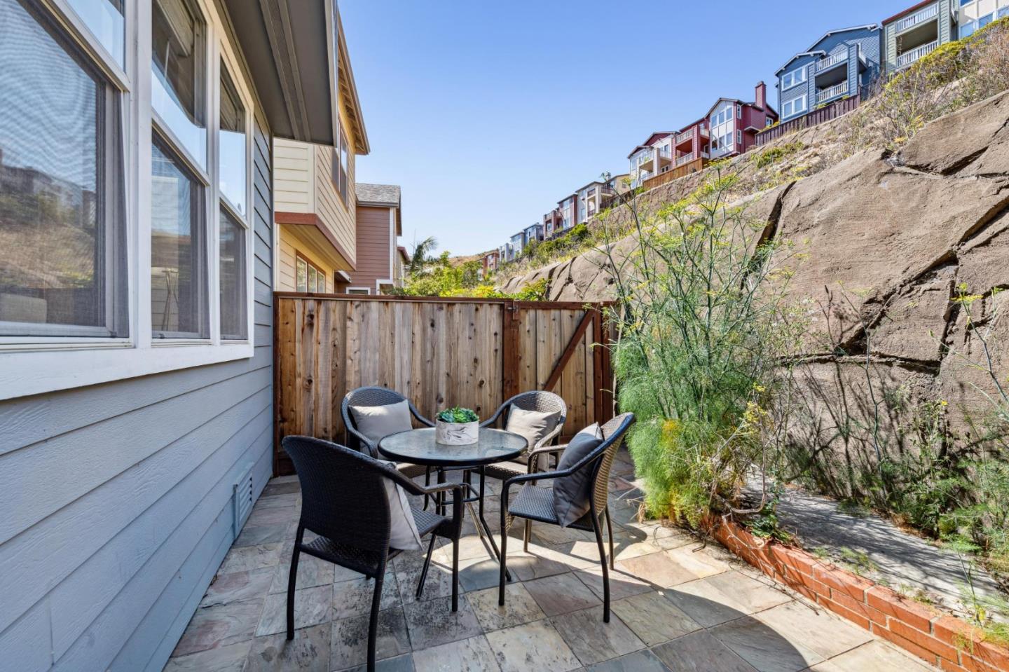 Detail Gallery Image 61 of 69 For 58 Pointe View Pl, South San Francisco,  CA 94080 - 4 Beds | 2/1 Baths