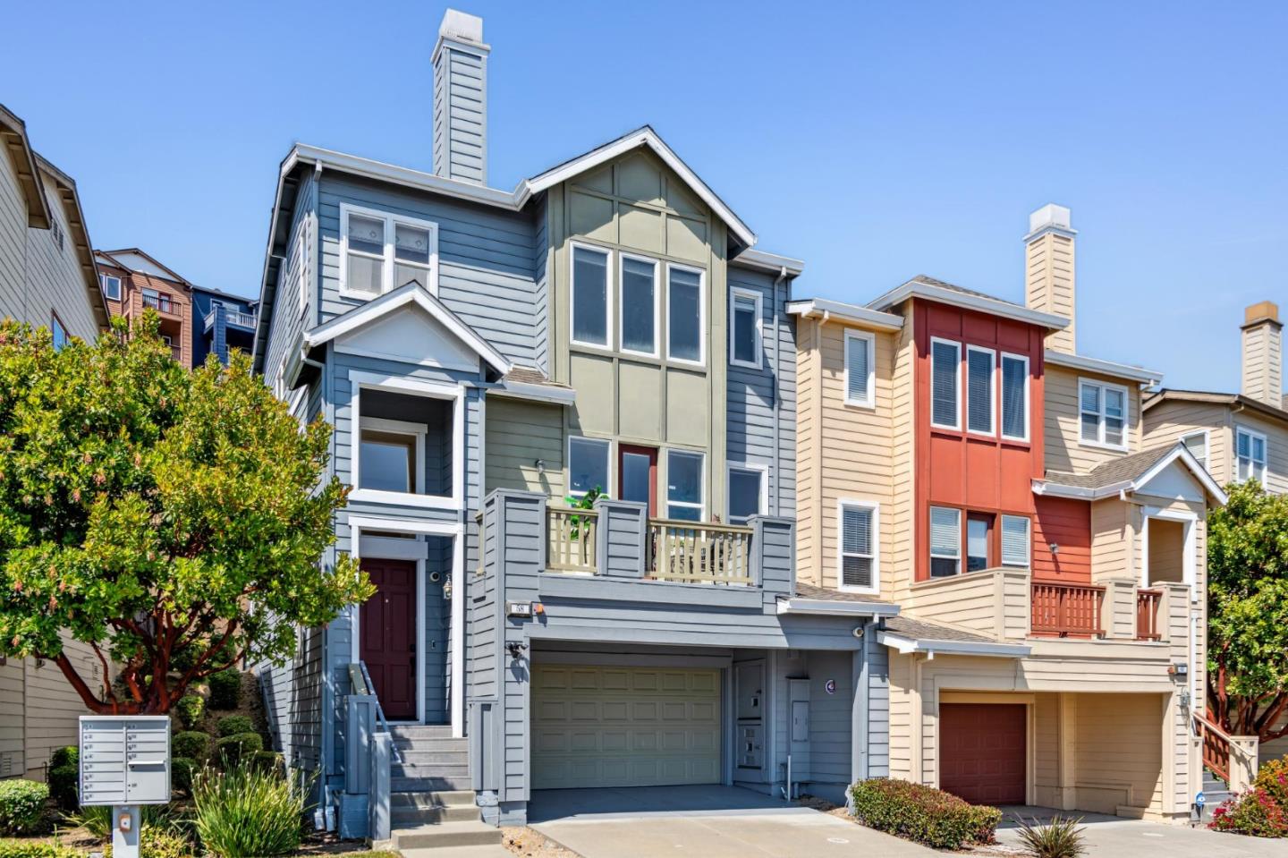 Detail Gallery Image 8 of 69 For 58 Pointe View Pl, South San Francisco,  CA 94080 - 4 Beds | 2/1 Baths