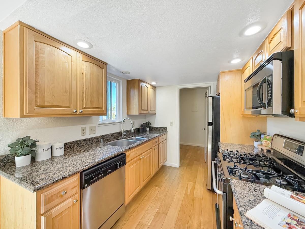Detail Gallery Image 6 of 36 For 1477 De Rose Way #236,  San Jose,  CA 95126 - 2 Beds | 1 Baths