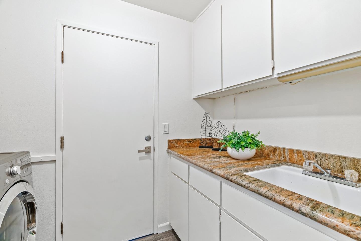 Detail Gallery Image 19 of 49 For 6657 Neptune Ct, San Jose,  CA 95120 - 5 Beds | 3 Baths