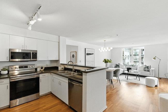 Detail Gallery Image 16 of 41 For 8200 Oceanview Ter #321,  San Francisco,  CA 94132 - 3 Beds | 2 Baths