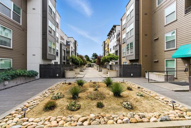 Detail Gallery Image 8 of 41 For 8200 Oceanview Ter #321,  San Francisco,  CA 94132 - 3 Beds | 2 Baths