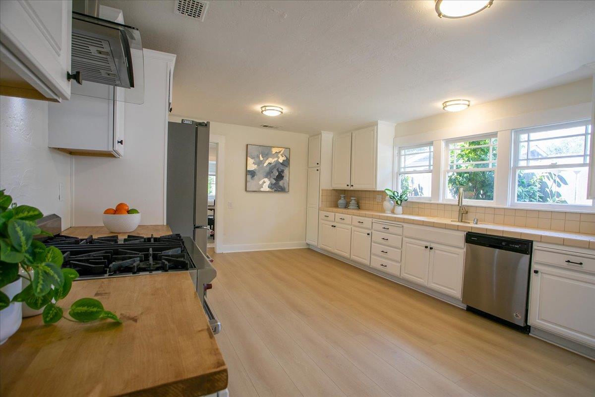 Detail Gallery Image 21 of 29 For 524 8th Ave, Menlo Park,  CA 94025 - 3 Beds | 2 Baths