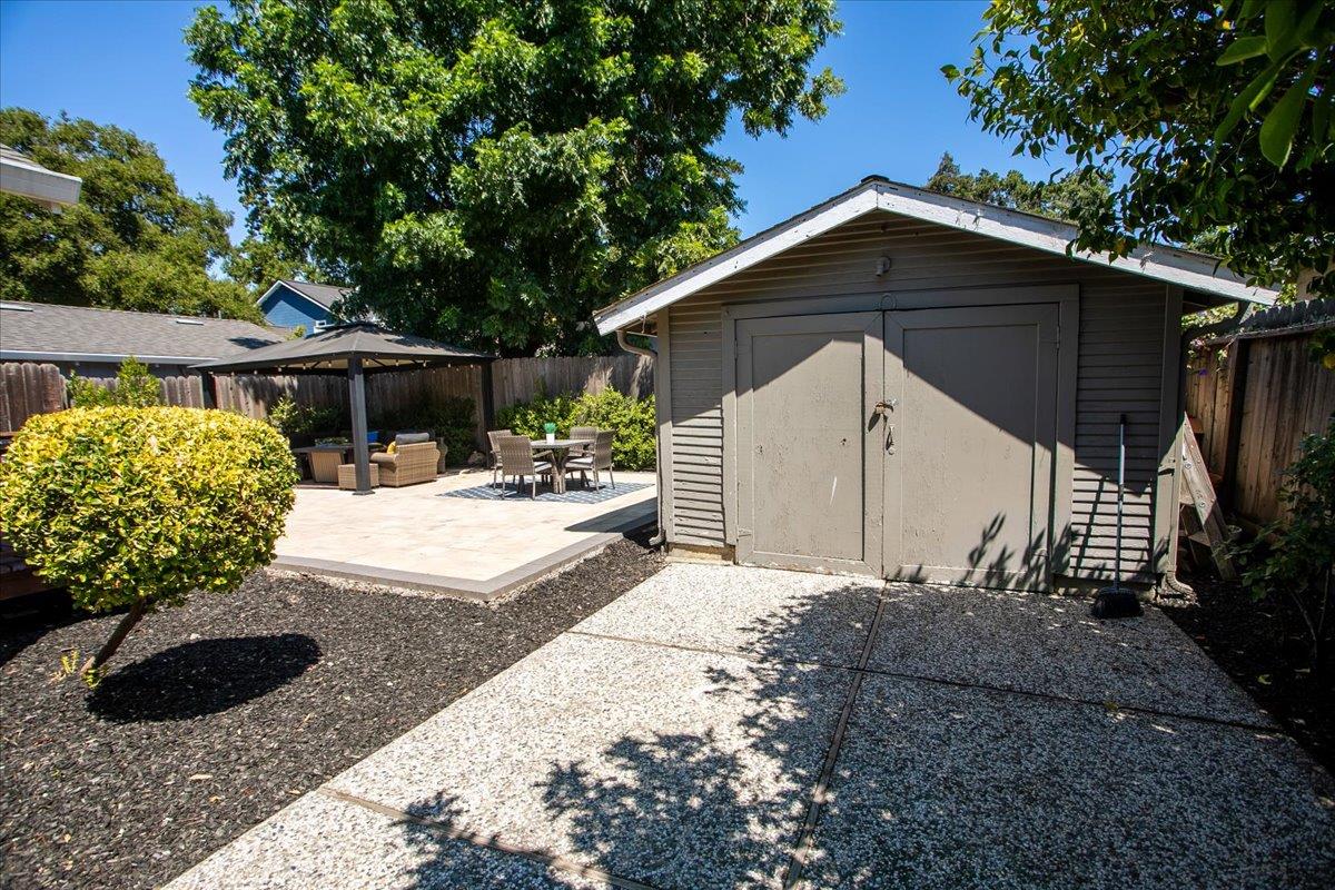 Detail Gallery Image 9 of 29 For 524 8th Ave, Menlo Park,  CA 94025 - 3 Beds | 2 Baths