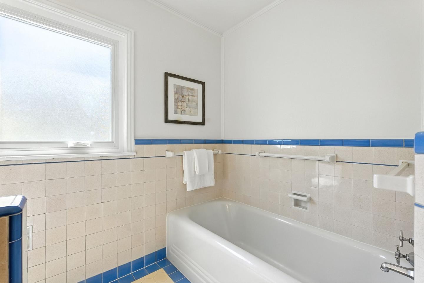 Detail Gallery Image 26 of 46 For 409 Seville Way, San Mateo,  CA 94402 - 3 Beds | 3 Baths