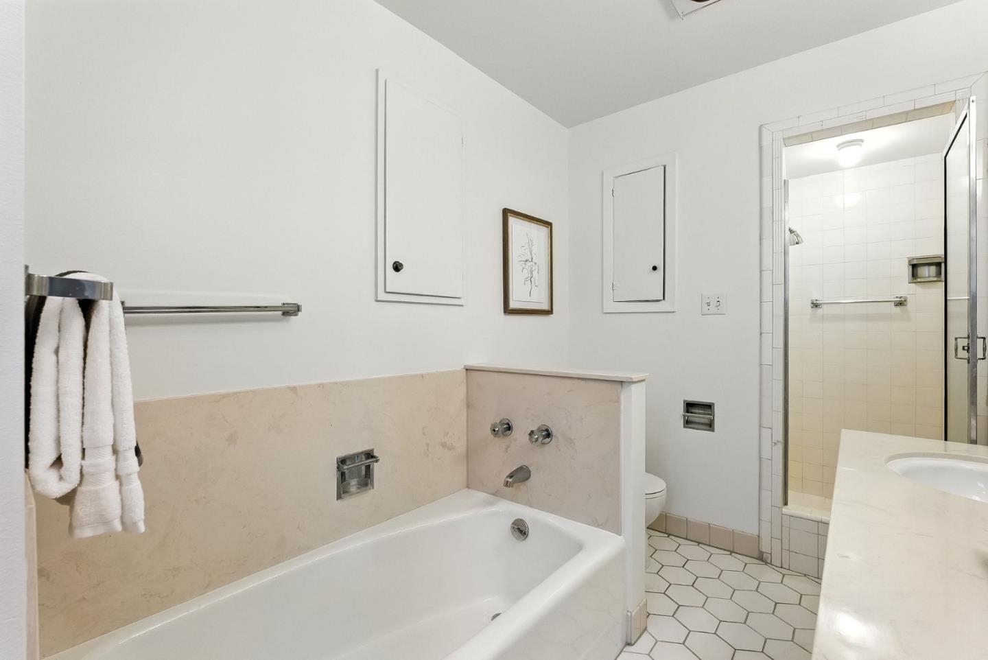 Detail Gallery Image 34 of 46 For 409 Seville Way, San Mateo,  CA 94402 - 3 Beds | 3 Baths