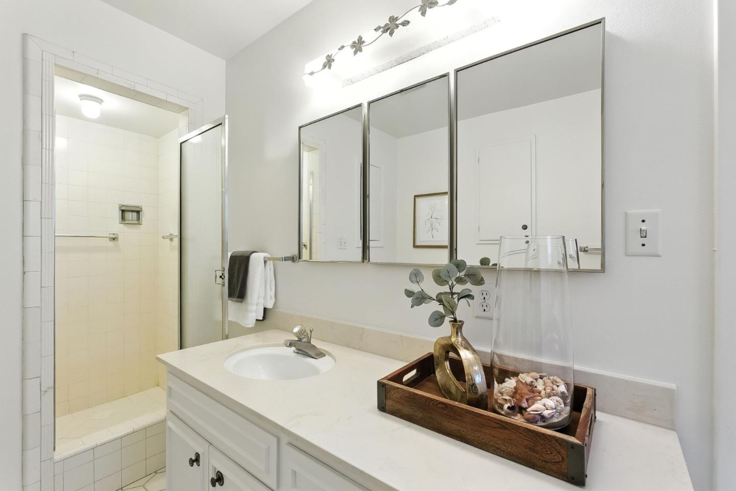 Detail Gallery Image 35 of 46 For 409 Seville Way, San Mateo,  CA 94402 - 3 Beds | 3 Baths