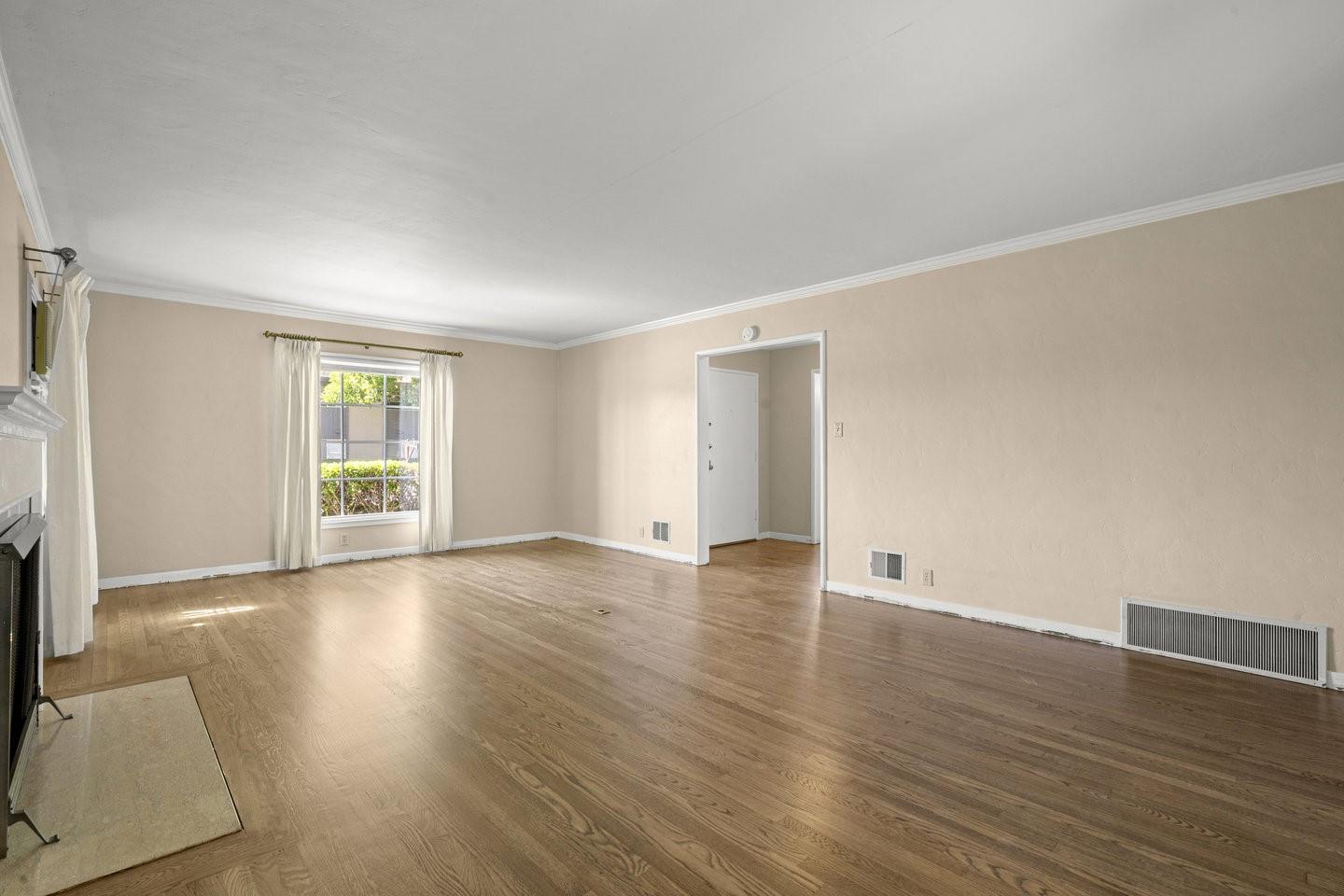 Detail Gallery Image 11 of 43 For 1590 Fremont St, Santa Clara,  CA 95050 - 4 Beds | 2/1 Baths