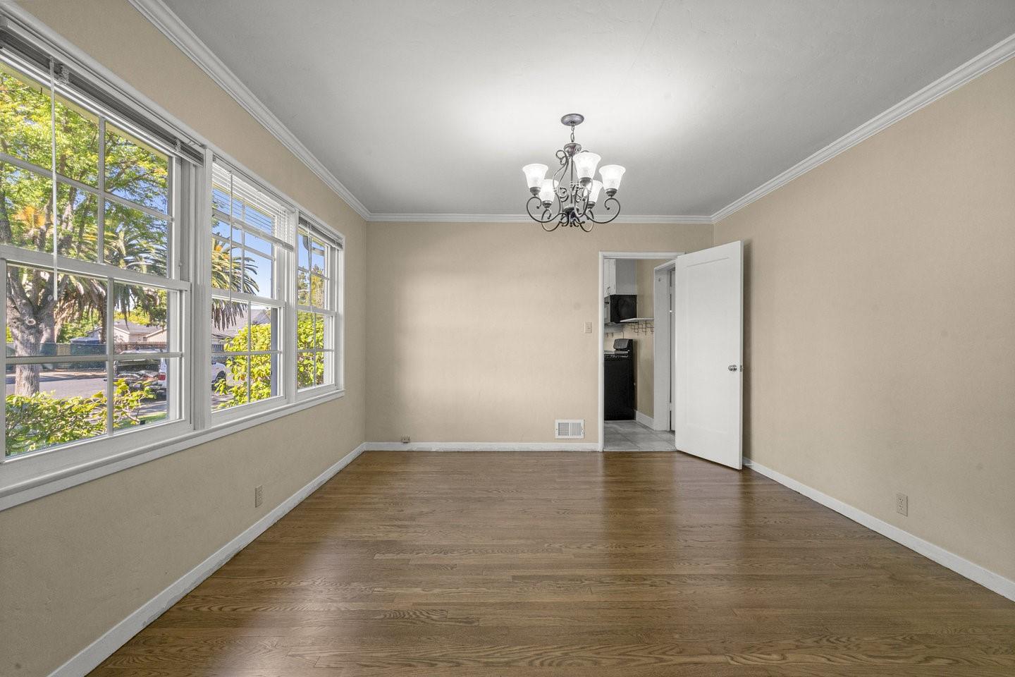 Detail Gallery Image 12 of 43 For 1590 Fremont St, Santa Clara,  CA 95050 - 4 Beds | 2/1 Baths