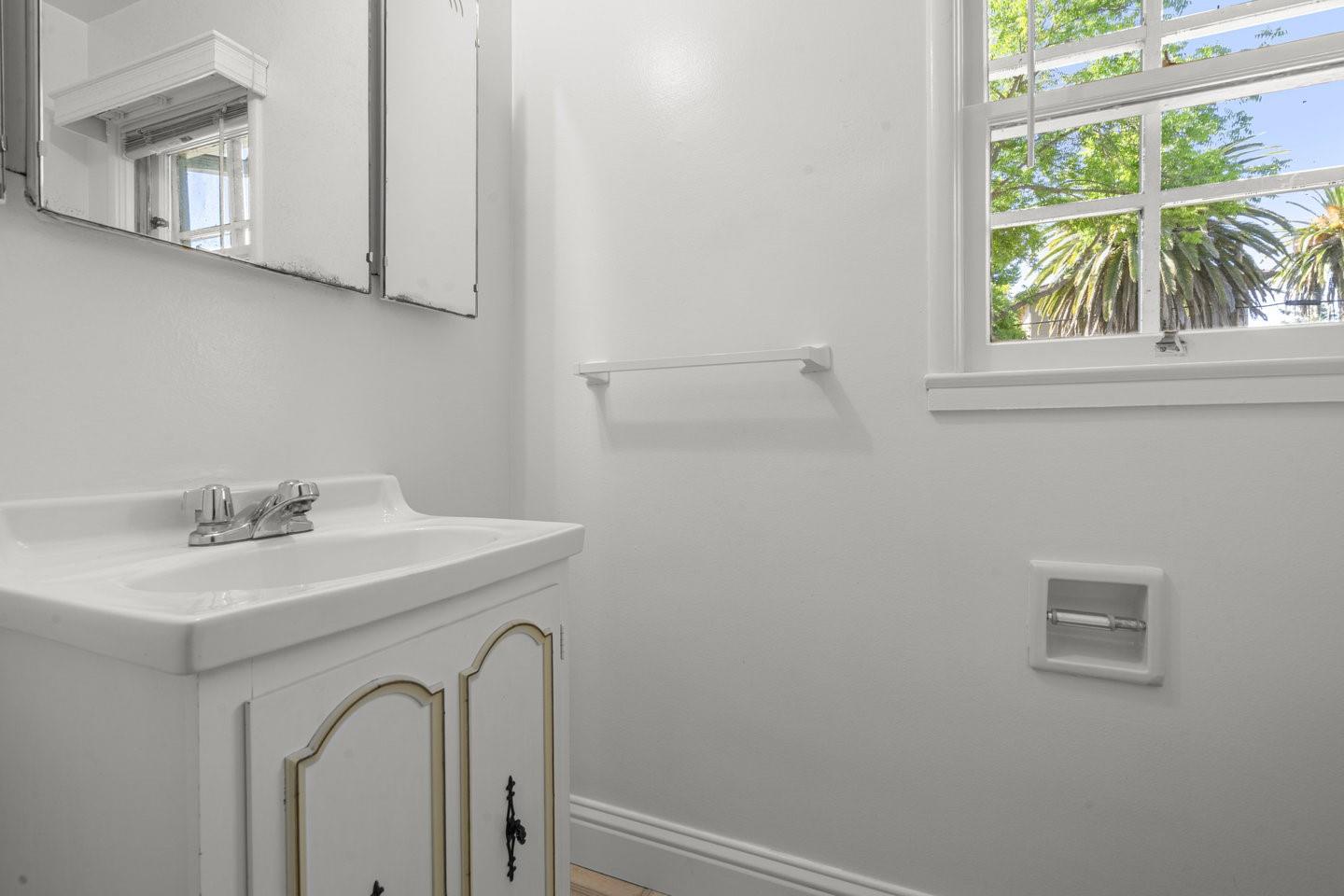 Detail Gallery Image 18 of 43 For 1590 Fremont St, Santa Clara,  CA 95050 - 4 Beds | 2/1 Baths