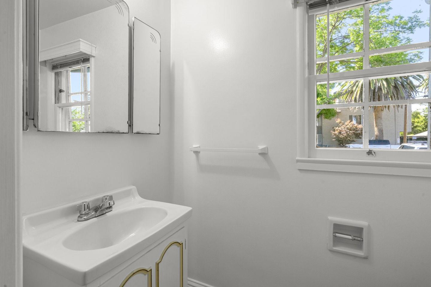 Detail Gallery Image 19 of 43 For 1590 Fremont St, Santa Clara,  CA 95050 - 4 Beds | 2/1 Baths
