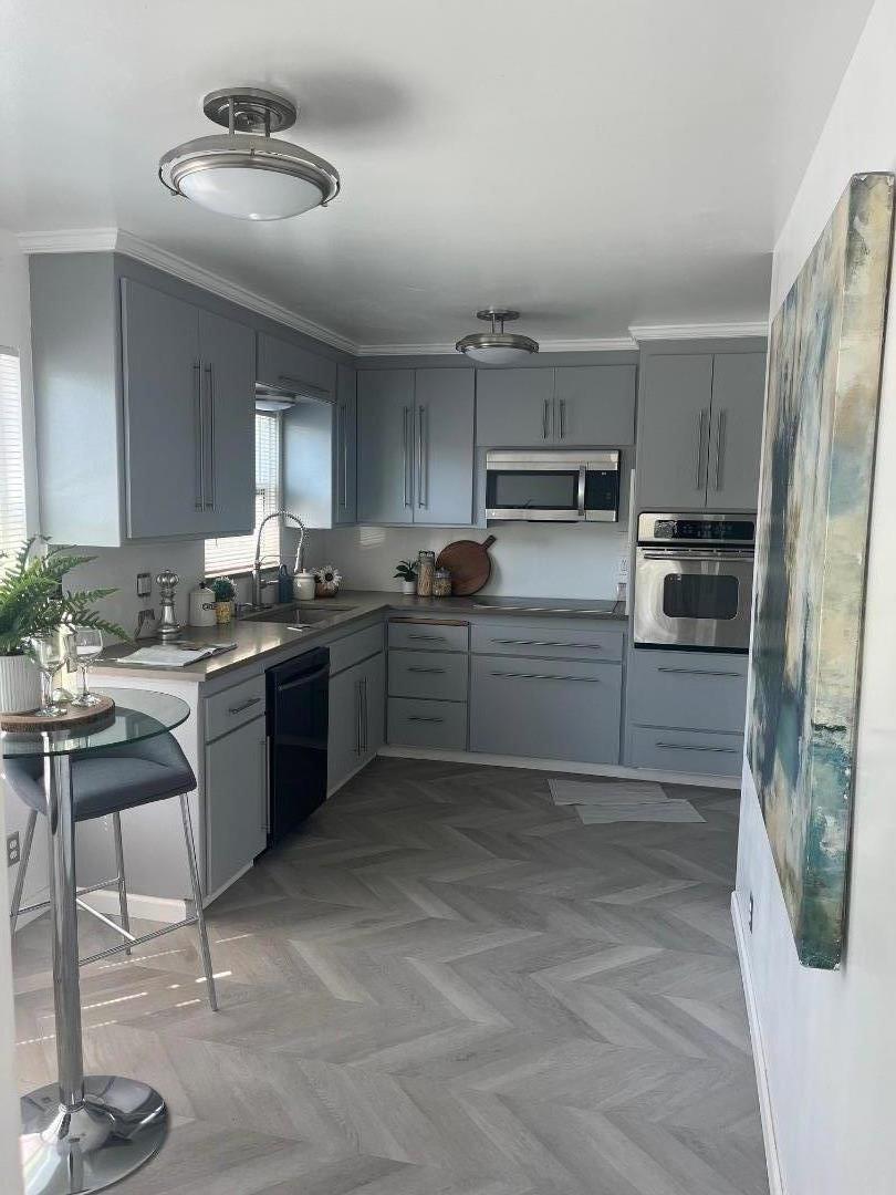 Detail Gallery Image 7 of 16 For 632 W 39th Ave, San Mateo,  CA 94403 - 3 Beds | 1/1 Baths