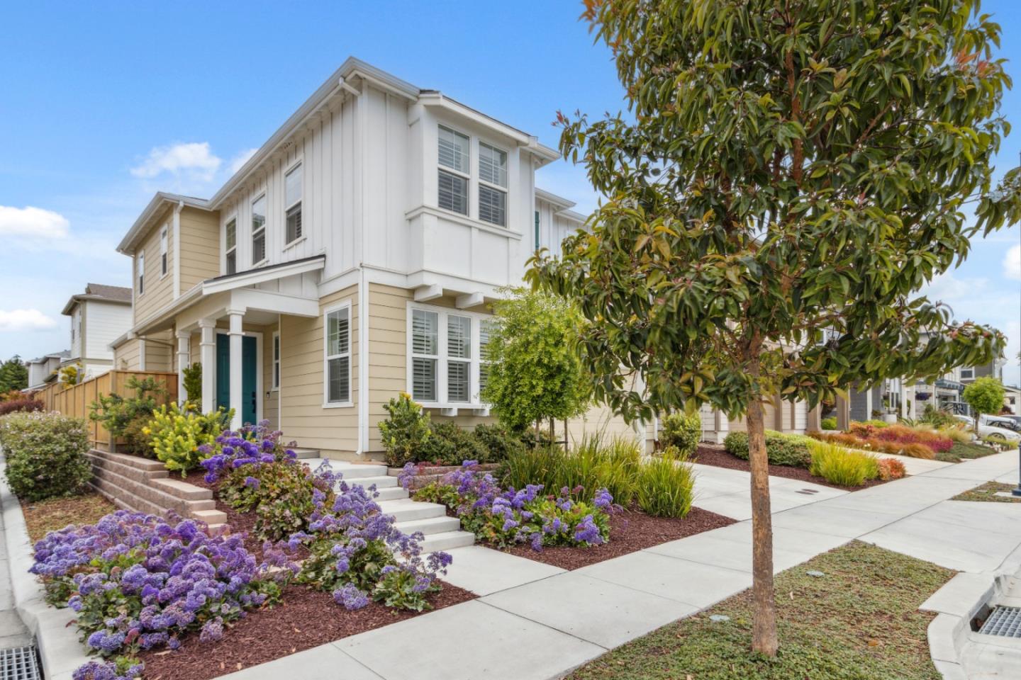 Detail Gallery Image 2 of 43 For 2610 Lighthouse Ln, Marina,  CA 93933 - 4 Beds | 3 Baths