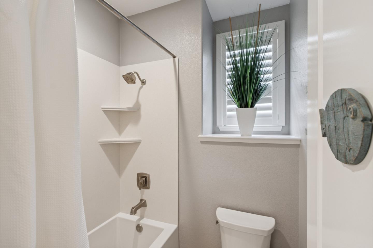 Detail Gallery Image 21 of 43 For 2610 Lighthouse Ln, Marina,  CA 93933 - 4 Beds | 3 Baths