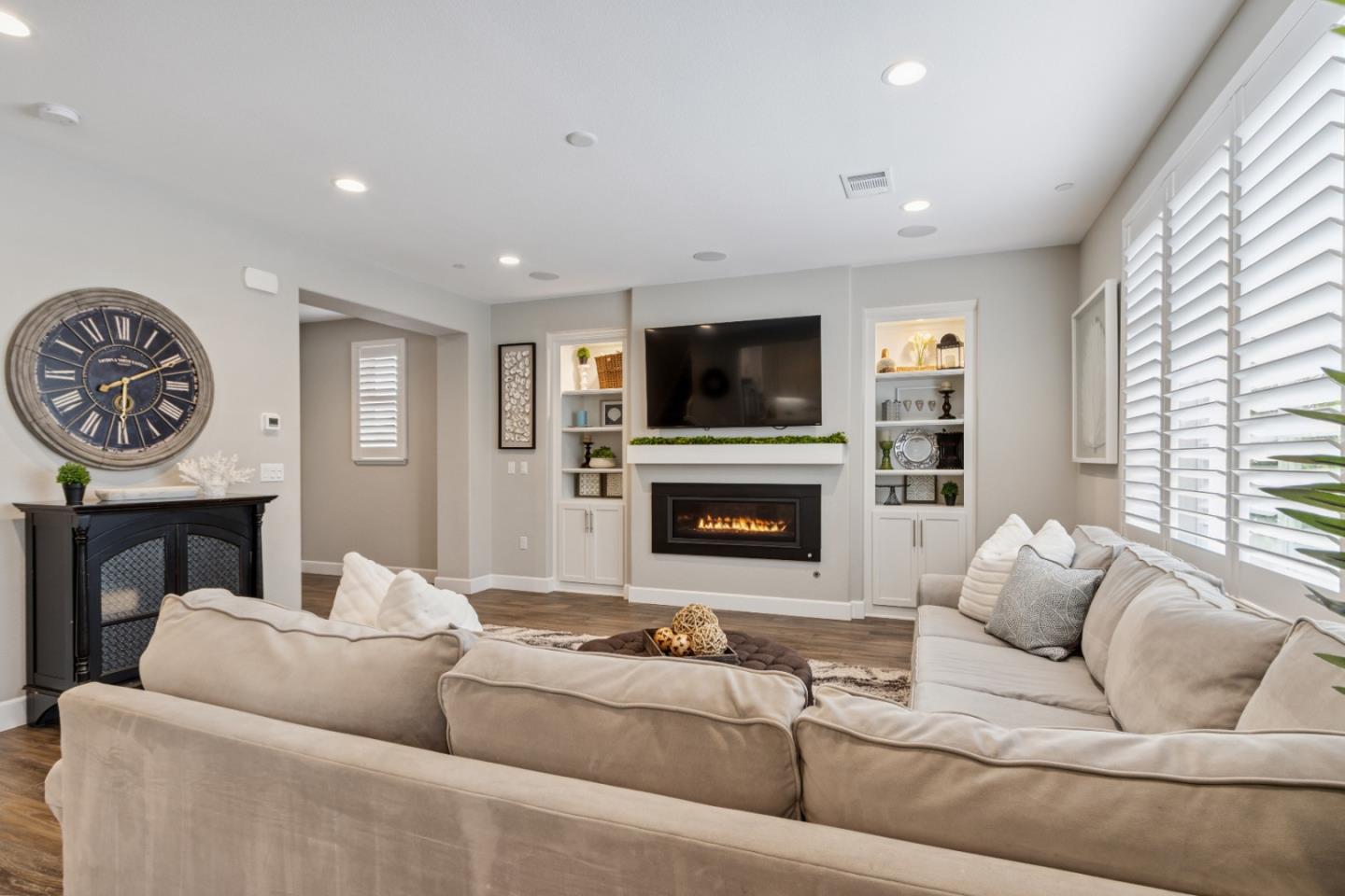 Detail Gallery Image 7 of 43 For 2610 Lighthouse Ln, Marina,  CA 93933 - 4 Beds | 3 Baths