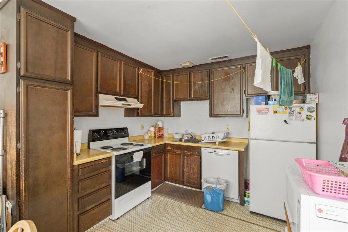 Detail Gallery Image 10 of 17 For 725 18th Ave, San Francisco,  CA 94121 - – Beds | – Baths