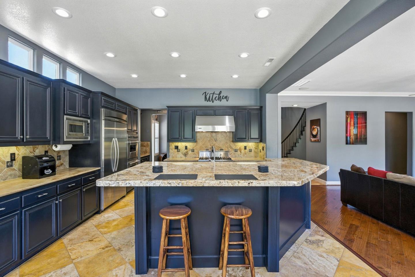 Detail Gallery Image 15 of 75 For 1961 Killarney Ct, Gilroy,  CA 95020 - 5 Beds | 4/1 Baths