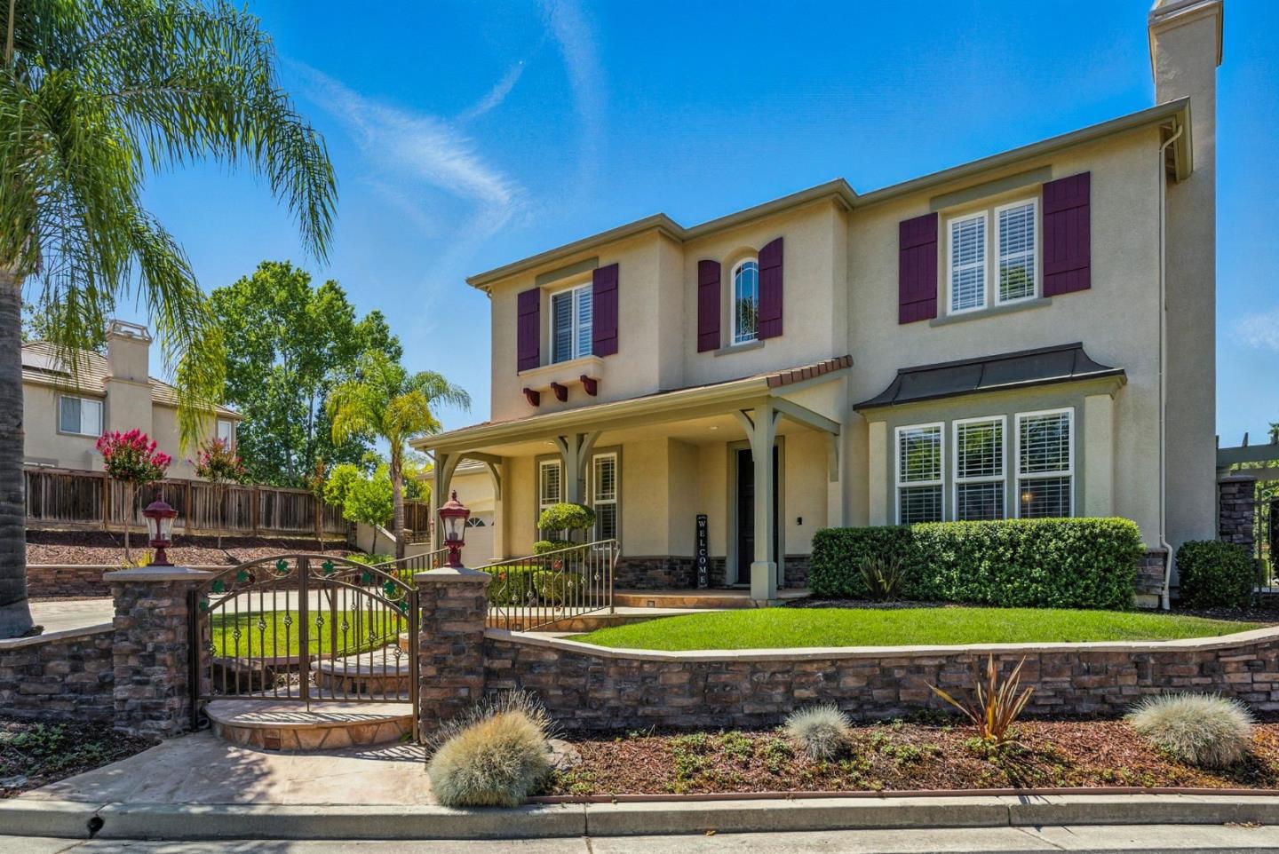 Detail Gallery Image 2 of 75 For 1961 Killarney Ct, Gilroy,  CA 95020 - 5 Beds | 4/1 Baths