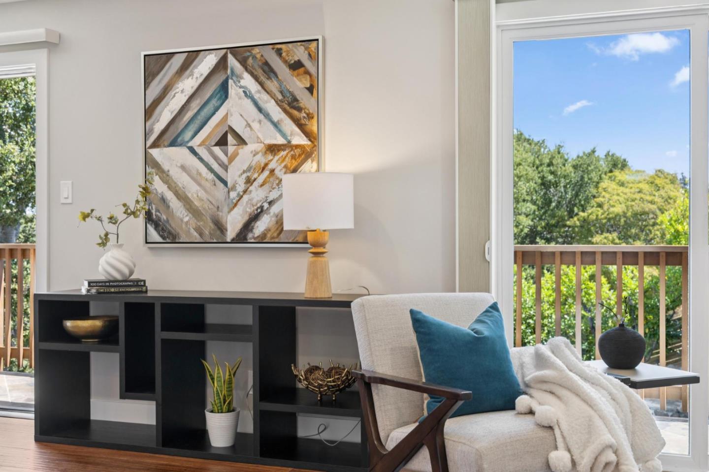 Detail Gallery Image 18 of 69 For 1647 Overland Dr, San Mateo,  CA 94403 - 4 Beds | 2/1 Baths